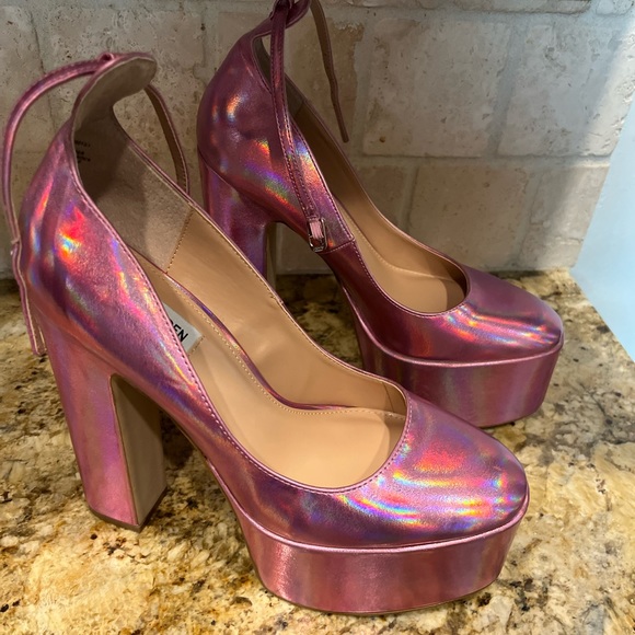 Steve Madden Skyrise platform mary janes in pink irridescent - Picture 15 of 16